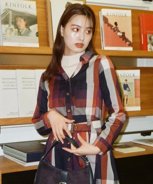 REDYAZEL（レディアゼル）の「タートルネックニットプルオーバー（ニット/セーター・レディース・ネイビー/ラベンダー/ブラック/オフホワイト・FREE）」の11枚目の写真