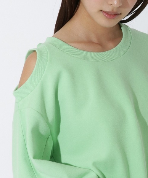 REDYAZEL（レディアゼル）の「オープンショルダーダンボールプルオーバー（Tシャツ/カットソー・レディース・オフホワイト/グリーン/ネイビー・FREE）」の19枚目の写真