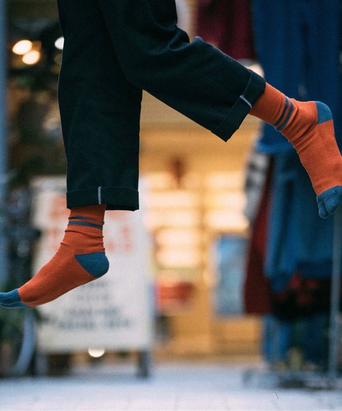 C.E.L.STORE(セルストア)の「NODAL / ノーダル 90S LINE SOCKS(ソックス/靴下・メンズ・マルチ/オレンジ/チャコールグレー/グリーン/ホワイト×ネイビー/ブルー・LARGE)」の5枚目の写真