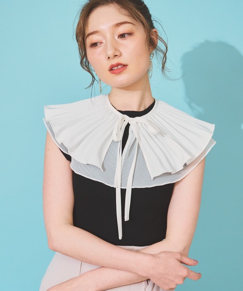 NOELA（ノエラ）の「プリーツカラーリブニット（ニット/セーター・レディース・ブラック/オフホワイト/ベージュ・フリー）」の2枚目の写真