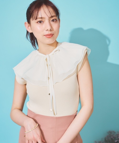 NOELA（ノエラ）の「プリーツカラーリブニット（ニット/セーター・レディース・ブラック/オフホワイト/ベージュ・フリー）」の4枚目の写真