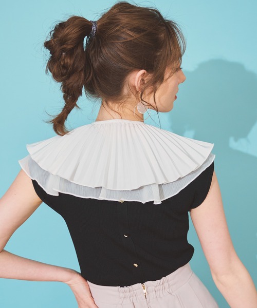 NOELA（ノエラ）の「プリーツカラーリブニット（ニット/セーター・レディース・ブラック/オフホワイト/ベージュ・フリー）」の14枚目の写真