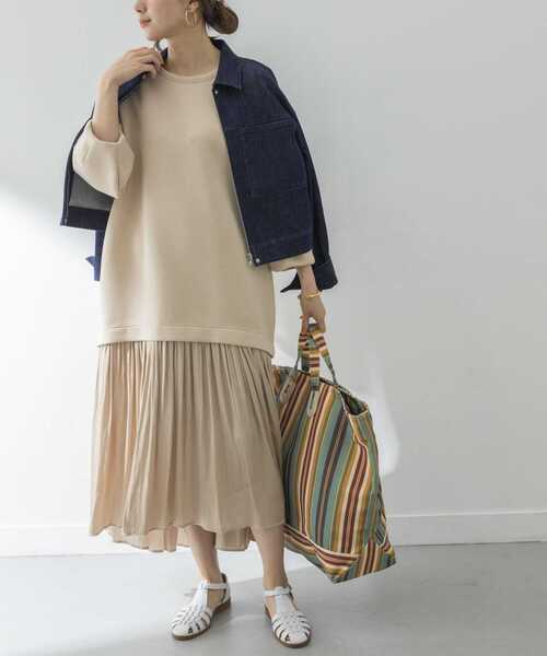 URBAN RESEARCH(アーバンリサーチ)の「割線ギャザー切替えポンチワンピース(ワンピース・レディース・ブラック/ベージュ系その他/ブルー系その他・FREE)」の3枚目の写真