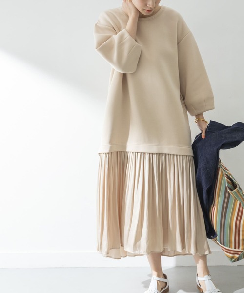 URBAN RESEARCH(アーバンリサーチ)の「割線ギャザー切替えポンチワンピース(ワンピース・レディース・ブラック/ベージュ系その他/ブルー系その他・FREE)」の9枚目の写真