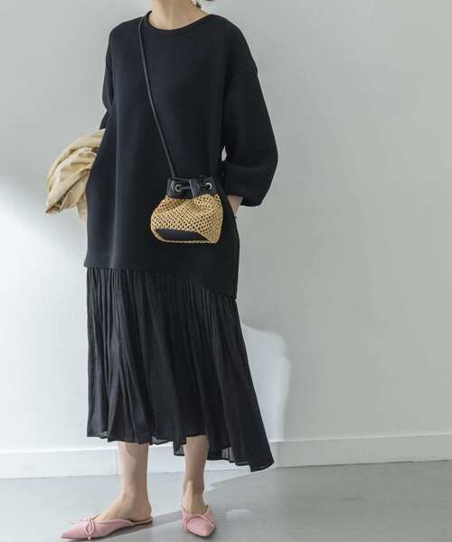 URBAN RESEARCH(アーバンリサーチ)の「割線ギャザー切替えポンチワンピース(ワンピース・レディース・ブラック/ベージュ系その他/ブルー系その他・FREE)」の14枚目の写真