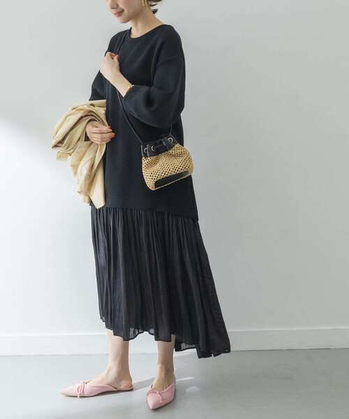 URBAN RESEARCH(アーバンリサーチ)の「割線ギャザー切替えポンチワンピース(ワンピース・レディース・ブラック/ベージュ系その他/ブルー系その他・FREE)」の17枚目の写真