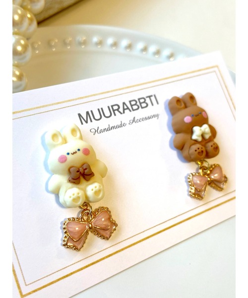 tone（トーン）の「【MUURABBTI】モフモフうさぎのリボンピアス(MA)（ピアス（両耳用）・レディース・ピンク・FREE）」の2枚目の写真