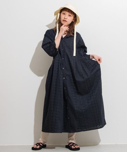 MERLOT(メルロー)の「ジオメトリック刺繍シャツワンピース(シャツワンピース・レディース・ライトブルー/ブラック/ミント・FREE)」の21枚目の写真