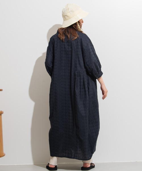 MERLOT(メルロー)の「ジオメトリック刺繍シャツワンピース(シャツワンピース・レディース・ライトブルー/ブラック/ミント・FREE)」の7枚目の写真