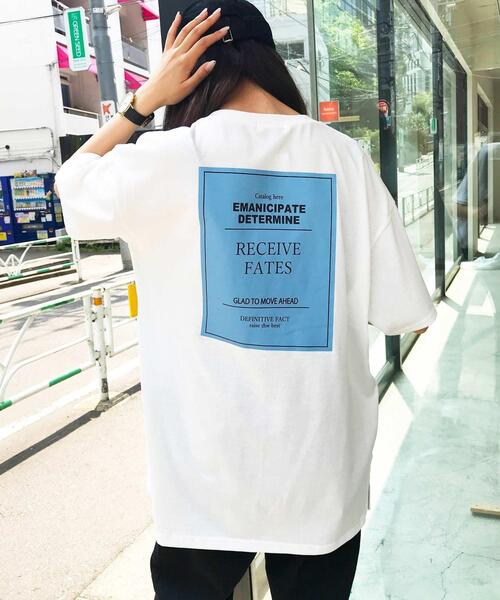 INGNI(イング)の「BACKカラーBOXロゴチュニックTシャツ(Tシャツ/カットソー・レディース・ホワイト系6/ホワイト×ブルー/ブラック×ホワイト/ホワイト×ピンク/ブルー系2/ブルー系7・M)」の2枚目の写真