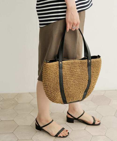 URBAN RESEARCH DOORS（アーバンリサーチドアーズ）の「『別注』Folna×DOORS　ペーパーバック S（トートバッグ・レディース・ブラウン/キャメル/ベージュ・ONE）」の3枚目の写真