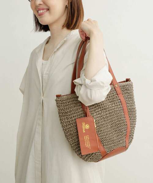 URBAN RESEARCH DOORS（アーバンリサーチドアーズ）の「『別注』Folna×DOORS　ペーパーバック S（トートバッグ・レディース・ブラウン/キャメル/ベージュ・ONE）」の2枚目の写真