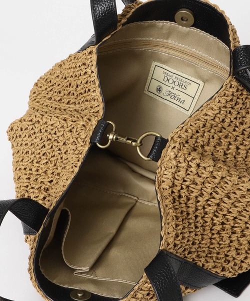 URBAN RESEARCH DOORS（アーバンリサーチドアーズ）の「『別注』Folna×DOORS　ペーパーバック S（トートバッグ・レディース・ブラウン/キャメル/ベージュ・ONE）」の5枚目の写真