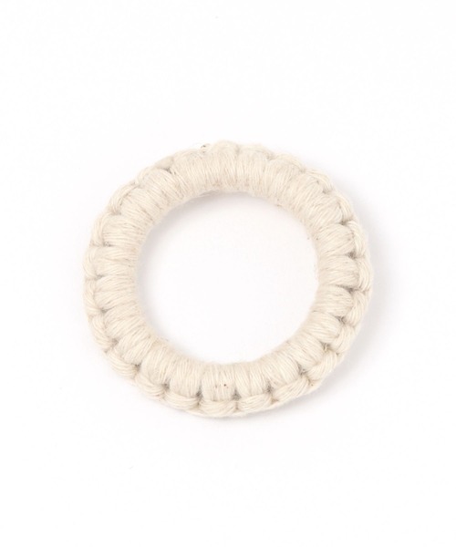 studio CLIP(スタディオクリップ)の「マクラメリングブローチ(ブローチ/コサージュ・レディース・アイボリー・FREE)」の1枚目の写真