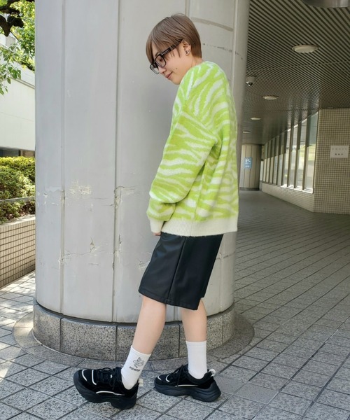 Candy Stripper(キャンディストリッパー)の「FAKE LEATHER HALF パンツ(その他パンツ・レディース・グリーン/ブラック・2)」の13枚目の写真