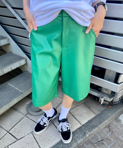 Candy Stripper(キャンディストリッパー)の「FAKE LEATHER HALF パンツ(その他パンツ・レディース・グリーン/ブラック・2)」の16枚目の写真