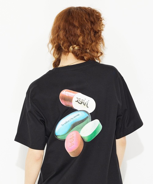 X-girl(エックスガール)の「PILLS S/S TEE/バックプリント Tシャツ(Tシャツ/カットソー・レディース・グリーン/ホワイト/ブラック・XL/S/M/L)」の20枚目の写真