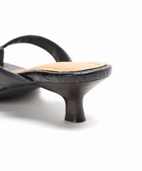 B.C STOCK(ベーセーストック)の「トングヒールサンダル(サンダル・レディース・ベージュ/ブラック/チャコールグレー・MEDIUM/LARGE/SMALL)」の14枚目の写真