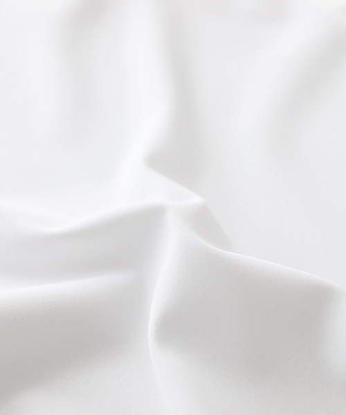 osharewalker（オシャレウォーカー）の「【廃盤】『変形裾タックデザインシャツ』（シャツ/ブラウス・レディース・オフホワイト/ブラック・FREE）」の4枚目の写真