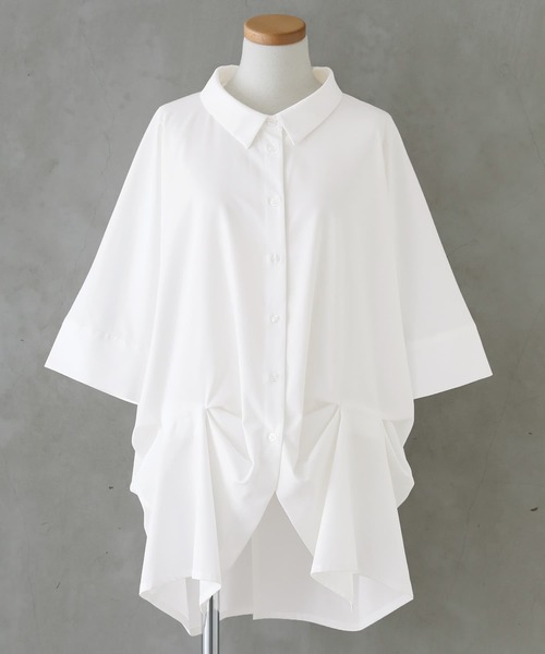 osharewalker（オシャレウォーカー）の「【廃盤】『変形裾タックデザインシャツ』（シャツ/ブラウス・レディース・オフホワイト/ブラック・FREE）」の5枚目の写真