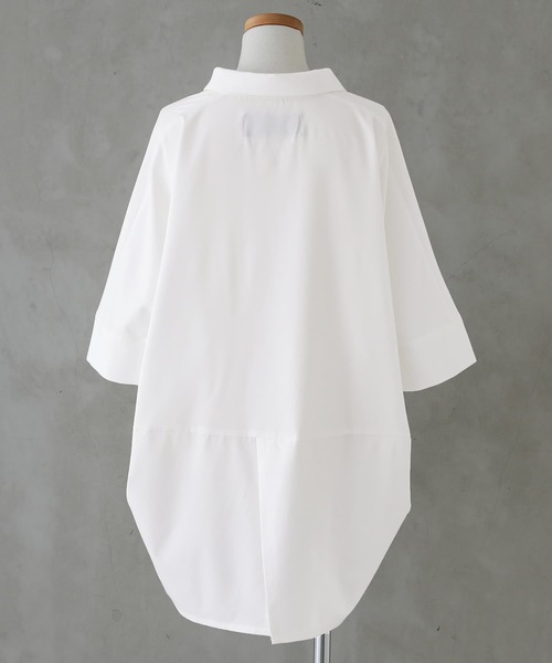 osharewalker（オシャレウォーカー）の「【廃盤】『変形裾タックデザインシャツ』（シャツ/ブラウス・レディース・オフホワイト/ブラック・FREE）」の7枚目の写真