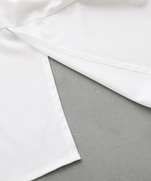 osharewalker（オシャレウォーカー）の「【廃盤】『変形裾タックデザインシャツ』（シャツ/ブラウス・レディース・オフホワイト/ブラック・FREE）」の11枚目の写真