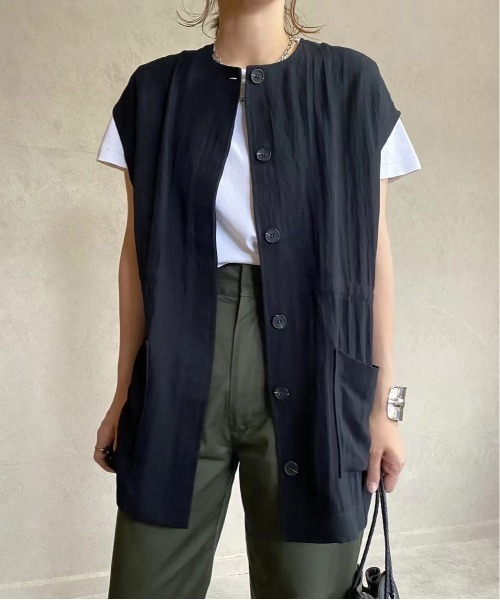 ECRIRE(エクリール)の「【miho.a.nicoコラボ】ウエストドロストリネンライクベスト(ベスト・レディース・ライトグレー/ブラック/インディゴブルー/グリーン・M/L)」の11枚目の写真