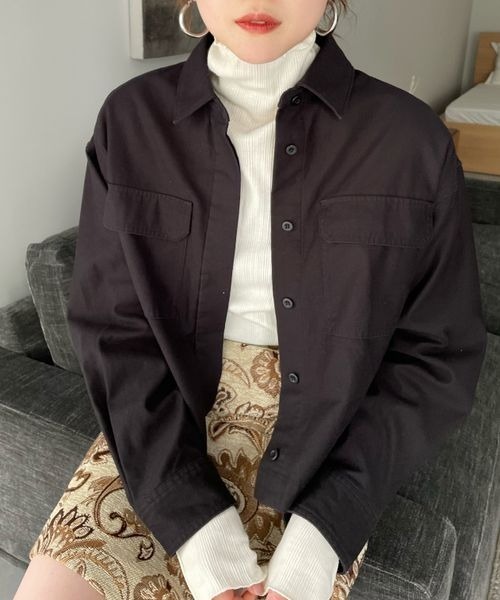 LOWRYS FARM（ローリーズファーム）の「ミリタリークロップドシャツ　123089（シャツ/ブラウス・レディース・カーキ/ブラック・FREE）」の2枚目の写真