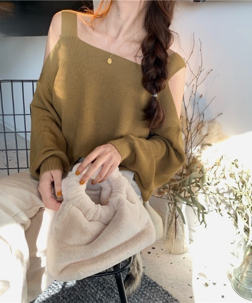 yuue' ( wear )(ユーイ)の「スクエアネック 肩あき ロングスリーブニット(ニット/セーター・レディース・ベージュ/カーキ/ブラック・FREE)」の3枚目の写真