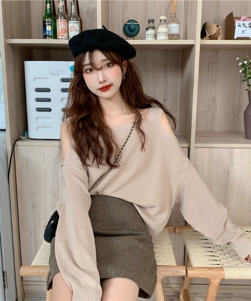 yuue' ( wear )(ユーイ)の「スクエアネック 肩あき ロングスリーブニット(ニット/セーター・レディース・ベージュ/カーキ/ブラック・FREE)」の14枚目の写真