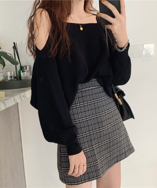 yuue' ( wear )(ユーイ)の「スクエアネック 肩あき ロングスリーブニット(ニット/セーター・レディース・ベージュ/カーキ/ブラック・FREE)」の8枚目の写真
