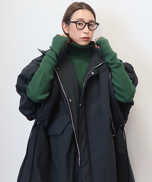 CREDONA(クレドナ)の「リブタートルネックニット(ニット/セーター・レディース・ブラック/グリーン/オフホワイト/ブルー/ブラウン・FREE)」の4枚目の写真
