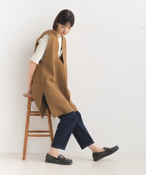 OMNES（オムネス）の「アクリルナイロンウールVネックロングニットベスト（ベスト・レディース・ブラック/グレー/ブラウン/ベージュ・FREE）」の10枚目の写真