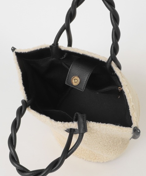 URBAN RESEARCH DOORS（アーバンリサーチドアーズ）の「パイピングボアバッグ（ハンドバッグ・レディース・ホワイト系その他/モカ・ONE）」の9枚目の写真