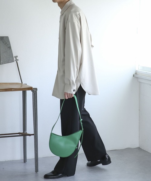 SENSE OF PLACE by URBAN RESEARCH（センスオブプレイスバイアーバンリサーチ）の「アシンメトリーショルダーバッグ（ショルダーバッグ・メンズ・ブラック/シルバー/グリーン・ONE）」の10枚目の写真