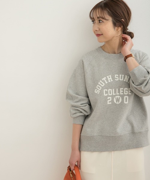 URBAN RESEARCH DOORS（アーバンリサーチドアーズ）の「プリントスウェット（スウェット・レディース・グレー系その他/アイボリー・MEDIUM）」の2枚目の写真