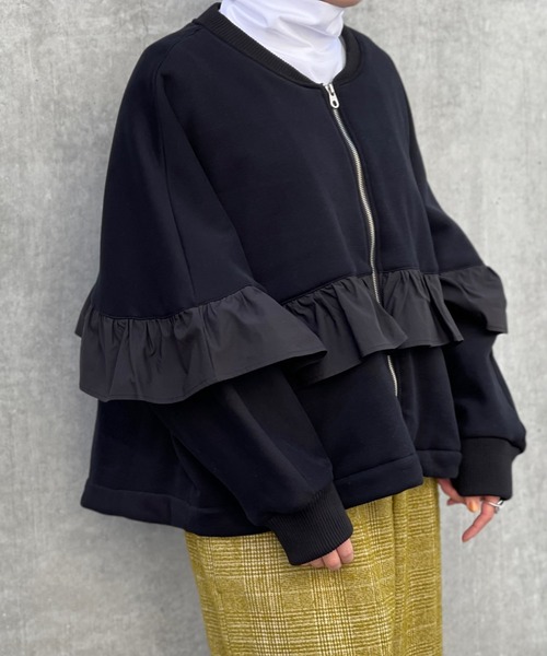 BEARDSLEY（ビアズリー）の「裏毛フリルブルゾン（ノーカラー