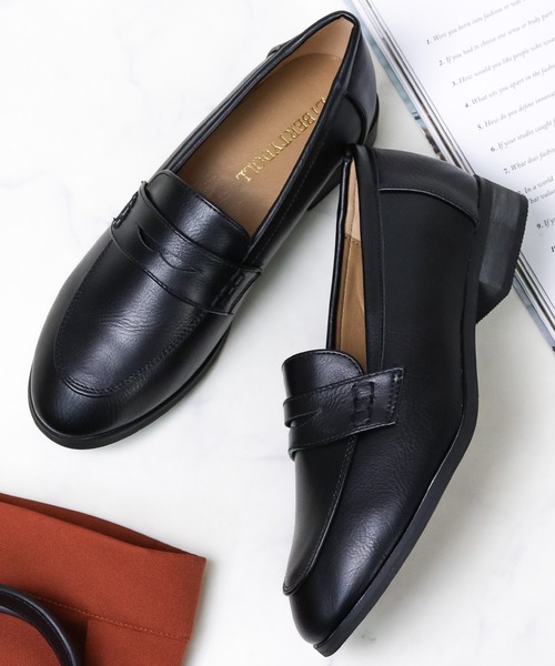 LibertyDoll（リバティードール）の「軽量 マニッシュ ローファー（ローファー・レディース・ダークブラウン系3/ブラック×ホワイト/ダークブラウン系1/ブラック系2/ブラック系1/ブラウン系2/レッド系1/シルバー系1/シルバー系3/ブラック系4/ブラック系7/ダークブラウン系2/ベージュ系1/ブラウン系4/ブラウン系3/イエロー系3/その他1/ベージュ系2/グレー系2/ブラック系3/ワイン系1/レッド系2/ブラウン系1/アイボリー系1/ダークブラウン系4/ワイン系2/ダークブラウン系5/ブラック系5/シルバー系2/ブラック系6/ネイビー系1/アイボリー系2/ネイビー系2/イエロー系1/ワイン系3/イエロー系2・LL/SS/S/L/M/3L）」の5枚目の写真