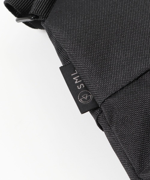 SML（エスエムエル）の「『別注』SML×DOORS　ボディバッグ（ショルダーバッグ・メンズ・ライトグレー/ブラック/ベージュ系その他・-）」の7枚目の写真