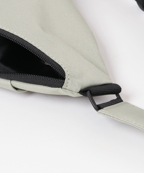 SML（エスエムエル）の「『別注』SML×DOORS　ボディバッグ（ショルダーバッグ・メンズ・ライトグレー/ブラック/ベージュ系その他・-）」の9枚目の写真