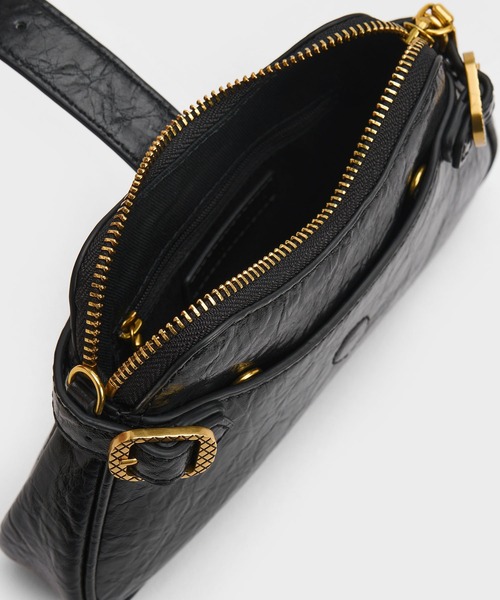 CHARLES & KEITH（チャールズ & キース）の「Eilith エーリス チェーンハンドルバックルバッグ（ショルダーバッグ・レディース・ホワイト/レンガ/ブラック・S）」の11枚目の写真