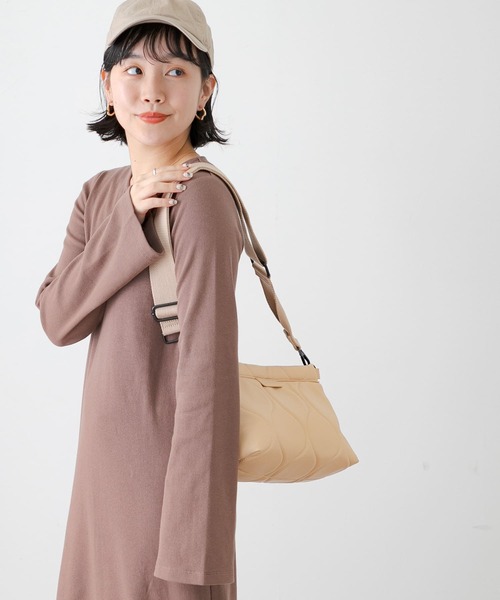 URBAN RESEARCH Sonny Label（アーバンリサーチサニーレーベル）の「ベルスリーブテレコワンピース（ワンピース・レディース・ブラック/ブラウン/ブルー・FREE）」の13枚目の写真