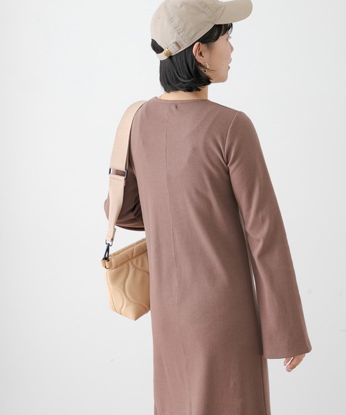 URBAN RESEARCH Sonny Label（アーバンリサーチサニーレーベル）の「ベルスリーブテレコワンピース（ワンピース・レディース・ブラック/ブラウン/ブルー・FREE）」の4枚目の写真