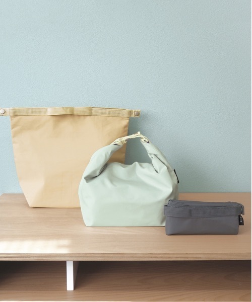 COMMON WARE(コモンウェアー)の「EC : LAURIER ローリエ 保冷インナーバッグ(お弁当箱・レディース・ベージュ/ライトグリーン/ダークグレー・FREE)」の4枚目の写真