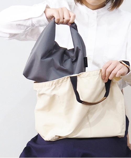 COMMON WARE(コモンウェアー)の「EC : LAURIER ローリエ 保冷インナーバッグ(お弁当箱・レディース・ベージュ/ライトグリーン/ダークグレー・FREE)」の16枚目の写真
