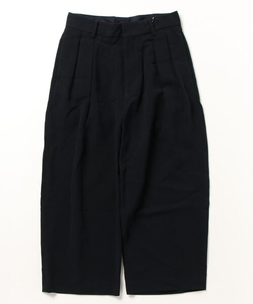 URU(ウル)の「COTTON GABARDINE - 2 TUCK PANTS(スラックス・メンズ・その他17・2/3)」の1枚目の写真
