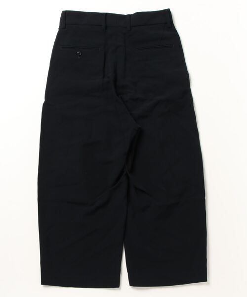 URU(ウル)の「COTTON GABARDINE - 2 TUCK PANTS(スラックス・メンズ・その他17・2/3)」の2枚目の写真