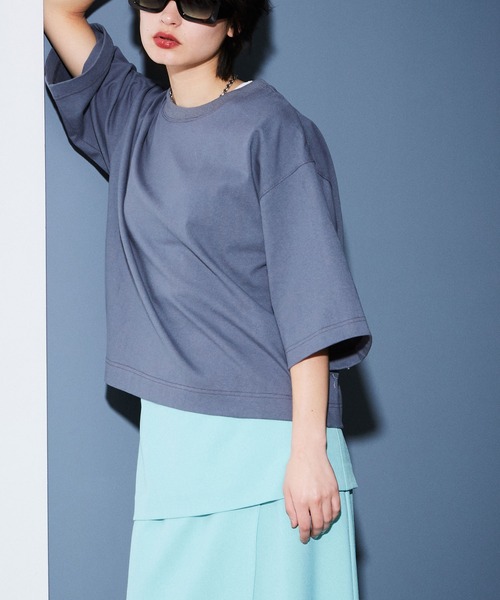 Maisones.(メゾネス)の「Back Attached T-shirt | バックアタッチ Tシャツ(Tシャツ/カットソー・レディース・チャコールグレー/オフホワイト/ピンク・FREE)」の4枚目の写真