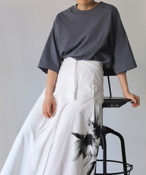 Maisones.(メゾネス)の「Back Attached T-shirt | バックアタッチ Tシャツ(Tシャツ/カットソー・レディース・チャコールグレー/オフホワイト/ピンク・FREE)」の11枚目の写真