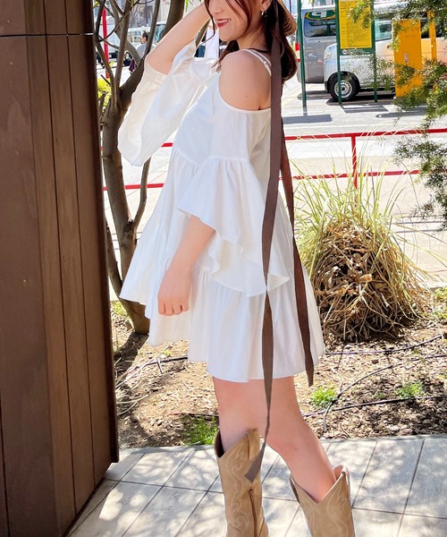 SPIRALGIRL（スパイラルガール）の「オフショルティアードワンピース（ワンピース・レディース・ベージュ/ホワイト・FREE）」の6枚目の写真